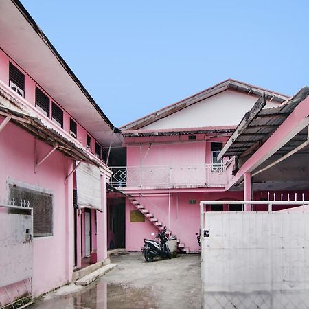 Spot On 91858 Raja Homestay Syariah Pekanbaru Ngoại thất bức ảnh