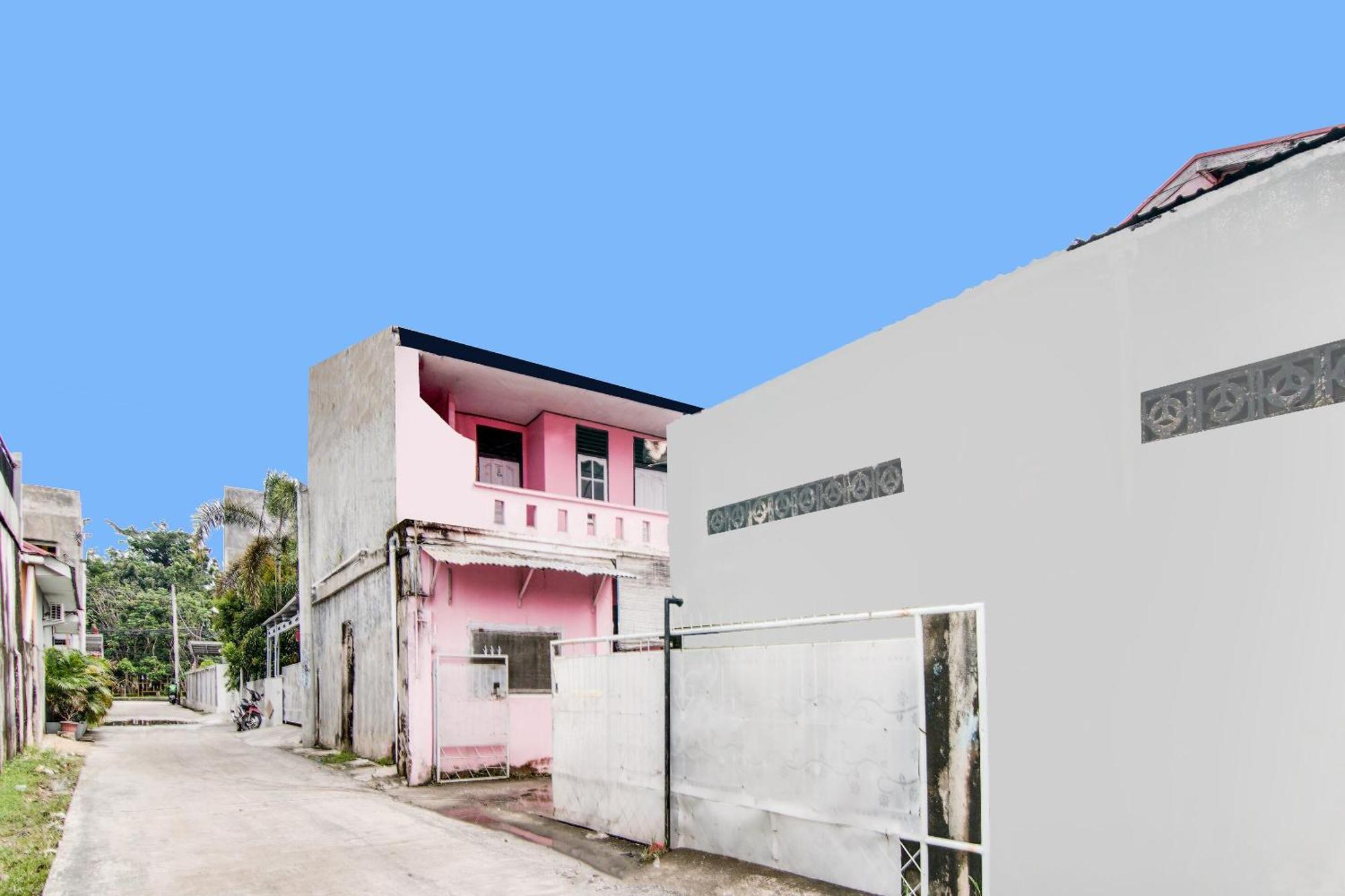 Spot On 91858 Raja Homestay Syariah Pekanbaru Ngoại thất bức ảnh
