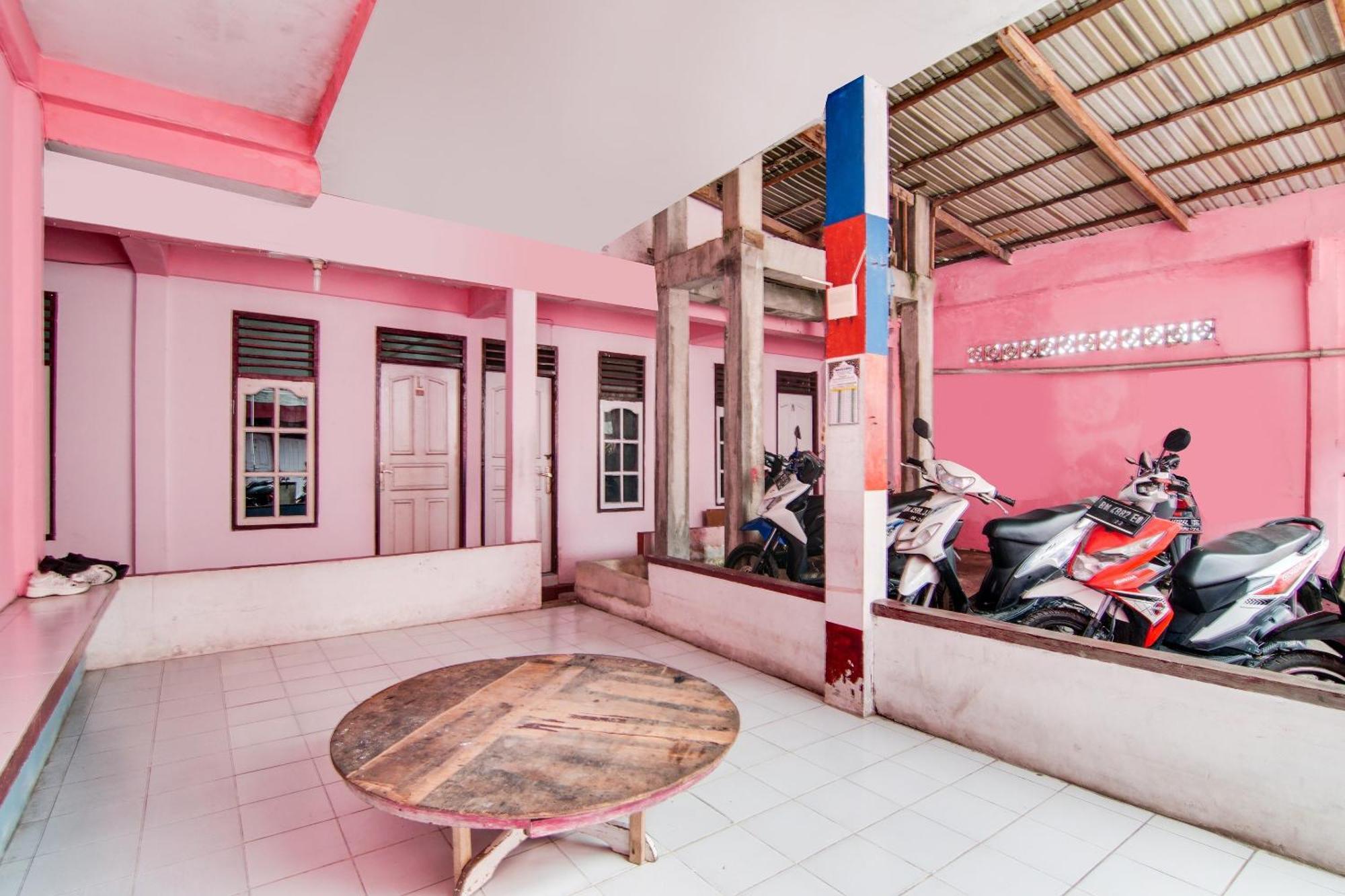 Spot On 91858 Raja Homestay Syariah Pekanbaru Ngoại thất bức ảnh
