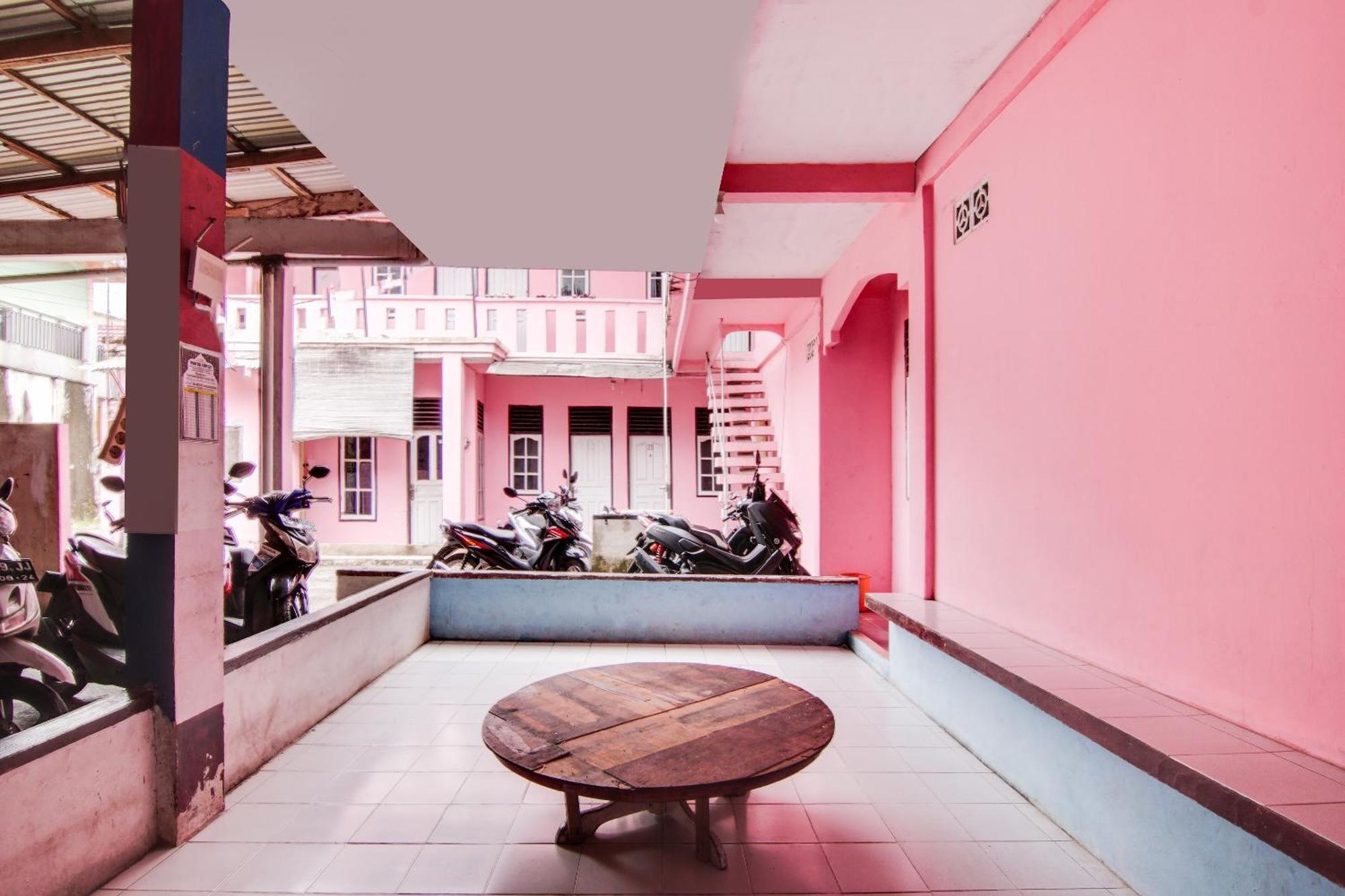 Spot On 91858 Raja Homestay Syariah Pekanbaru Ngoại thất bức ảnh